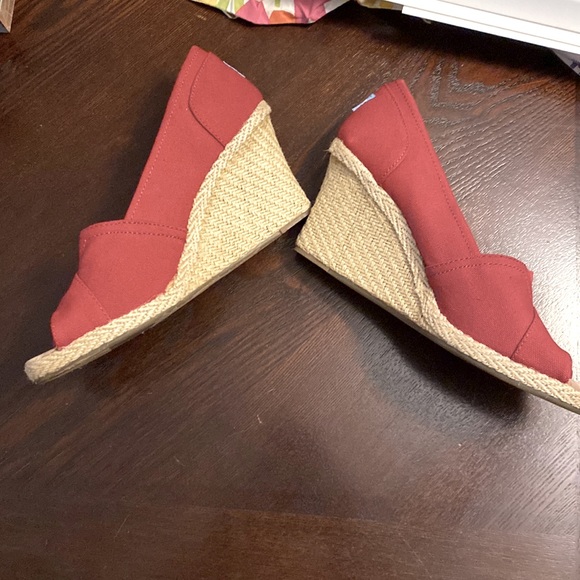 Tom’s wedges size W10 wore once. - Picture 2 of 6